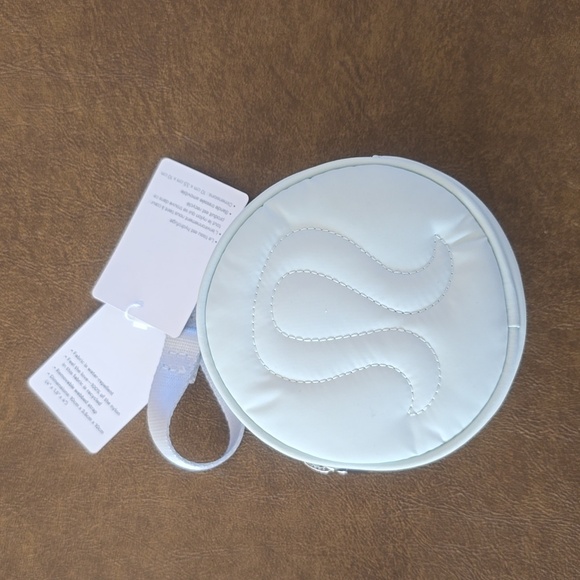 lululemon athletica Handbags - NWT Lululemon Logo Coin Pouch in Ocean Air Blue (OCNA)